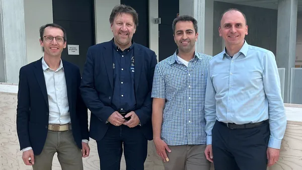 Foto-Verteidigung-Friedrich-Kruber-privat Die Doctoral School gratuliert Friedrich (2. v. re. im Bild), seinem Betreuer Prof. Dr.-Ing. Wolfgang Utschick von der TU München (2. v. li. im Bild) und seinem Betreuer Prof. Dr.-Ing. Michael Botsch von der TH Ingolstadt (re. im Bild) sowie dem Vorsitzenden der Prüfungs-kommission Prof. Dr.-Ing. Markus Becherer von der TU München (li. im Bild) von Herzen.