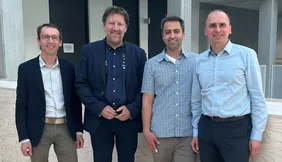 Foto-Verteidigung-Friedrich-Kruber-privat Die Doctoral School gratuliert Friedrich (2. v. re. im Bild), seinem Betreuer Prof. Dr.-Ing. Wolfgang Utschick von der TU München (2. v. li. im Bild) und seinem Betreuer Prof. Dr.-Ing. Michael Botsch von der TH Ingolstadt (re. im Bild) sowie dem Vorsitzenden der Prüfungs-kommission Prof. Dr.-Ing. Markus Becherer von der TU München (li. im Bild) von Herzen.