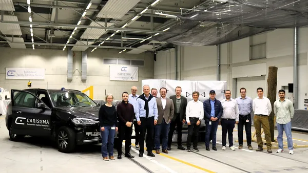 Für die Verkehrssicherheit von morgen: Das KICSAFe-Team bei der Abschlussdemonstration (Foto: THI).