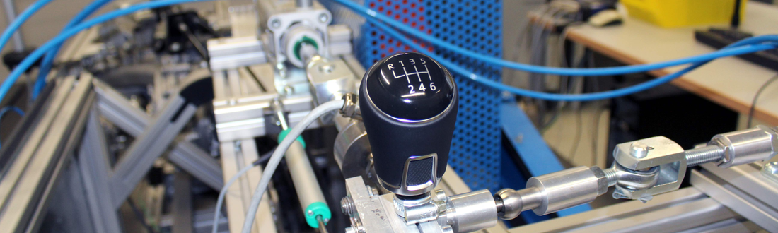 Labor_G004_Antriebstechnik_6615_THI Schaltgetriebe mit Schaltknüppel