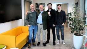 Professor Christian Seidel (left, THI), Dr Boris Linschitz (second from left, SDT Industrial Technology) and the project team are working together on innovative technologies for the detection and monitoring of unmanned aerial vehicles (UAVs) (Photo: THI).